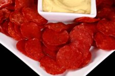 Easy Baked Pepperoni Chips [High Protein Keto Snack] – Low Carb Hoser