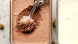 Weed Ice Cream in 2 Flavours (Vanilla and Chocolate)